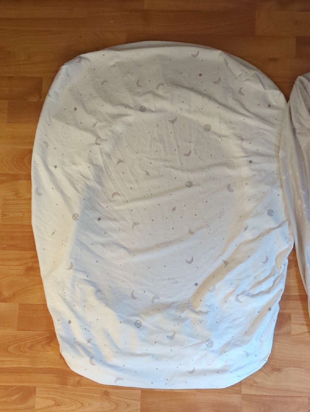 Set Of Two Neutral Moon-Print Fitted Crib Sheet in Cream And Grey